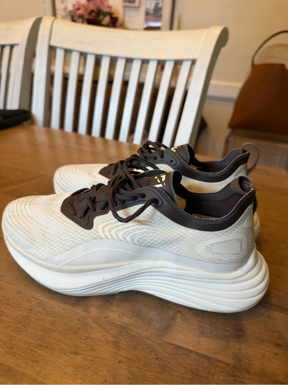 Women’s APL streamline sneakers 7.5